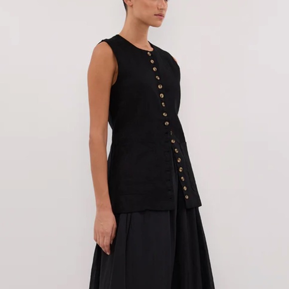 DISSH Black Sleeveless Button-Up Top Linen - Picture 3 of 11